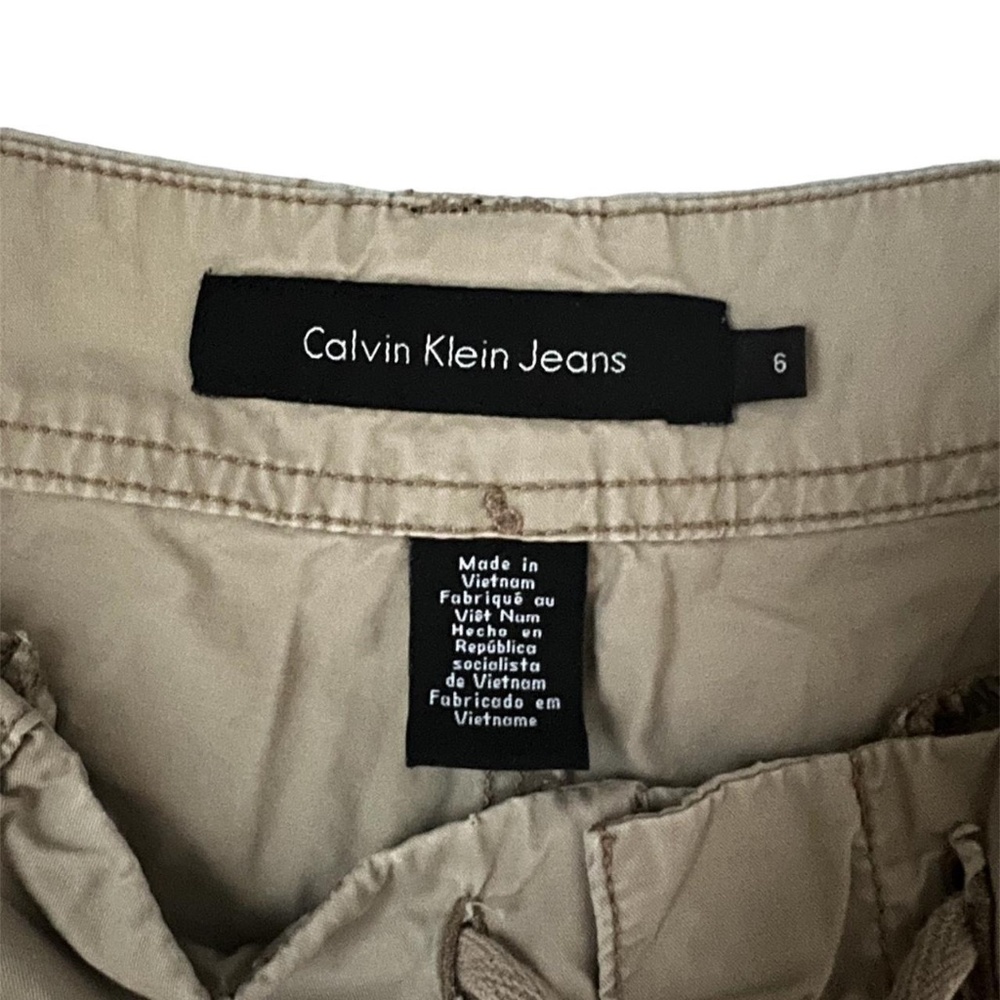 Olive tan Calvin Klein Jeans cargo capris - Picture 3 of 3